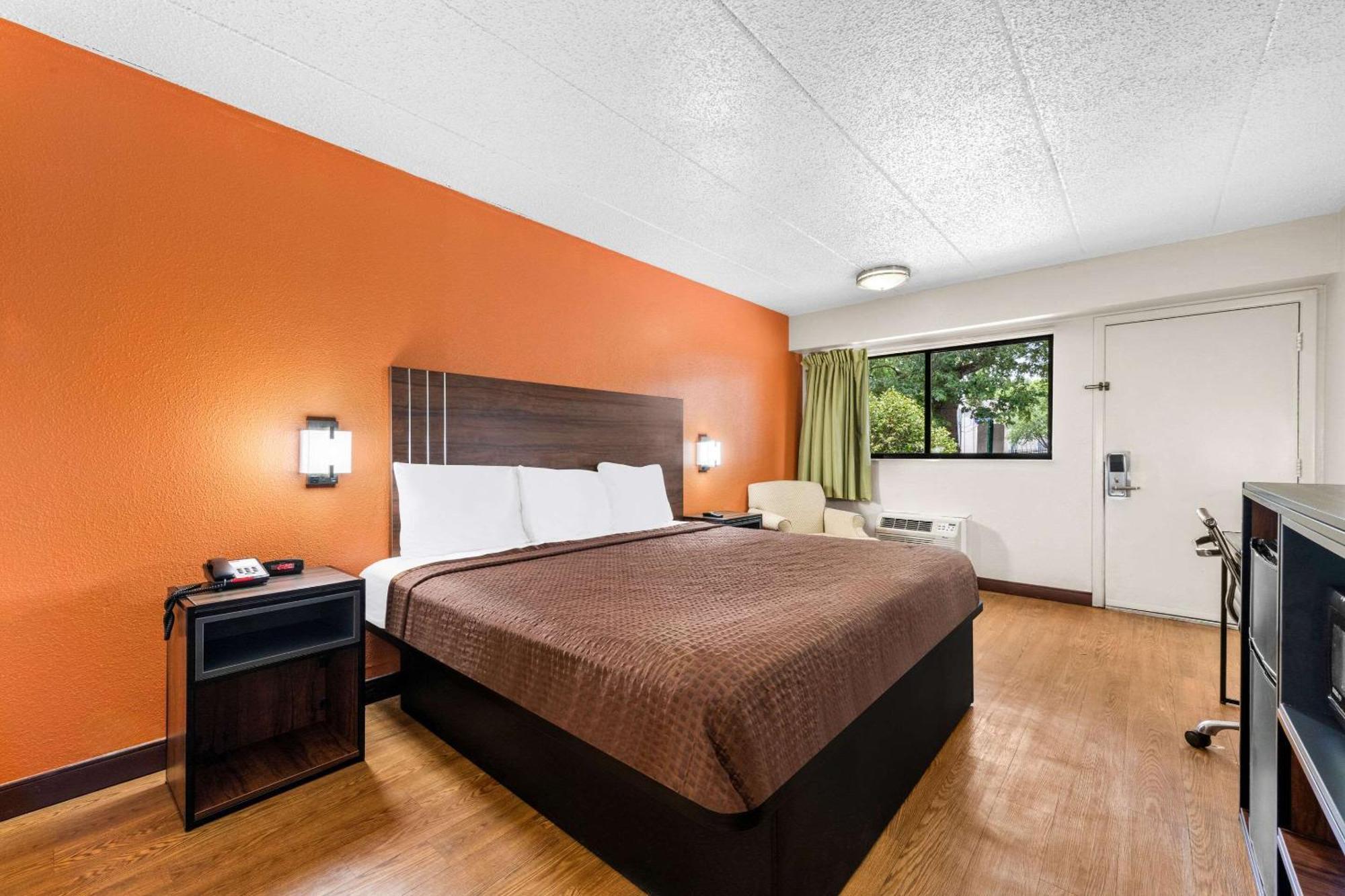 Econo Lodge Charlotte Airport Εξωτερικό φωτογραφία