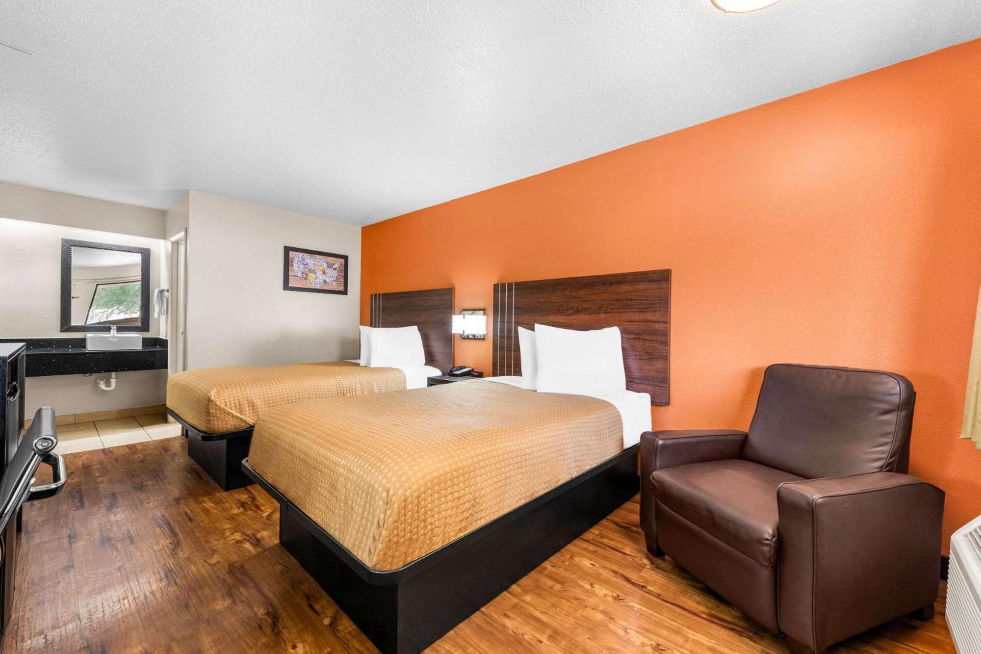 Econo Lodge Charlotte Airport Εξωτερικό φωτογραφία