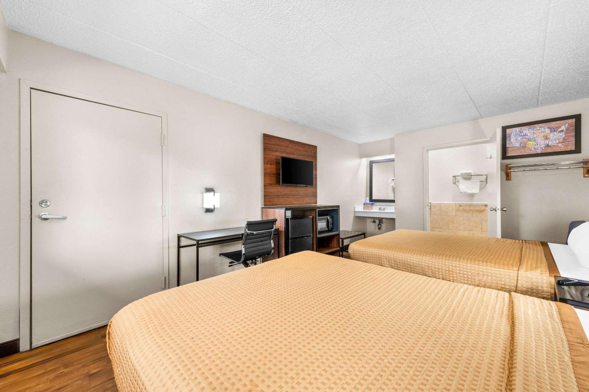 Econo Lodge Charlotte Airport Εξωτερικό φωτογραφία