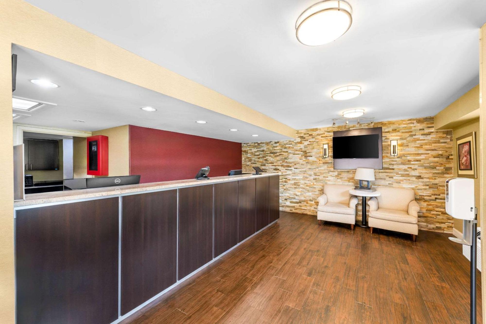 Econo Lodge Charlotte Airport Εξωτερικό φωτογραφία
